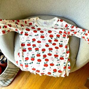 Woman’s large Hanna Andersson pajama top with Apple motif.